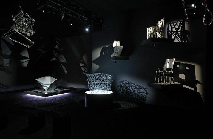 Robert Wilson, A Chair and You | The exhibition at MUDAC Lausanne | © Lucie Jansch Performing arts and set design magazine